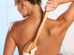 الفرشاة تساعد على تحسين مظهر السيلوليت
 الفرشاة تساعد على تحسين مظهر السيلوليت