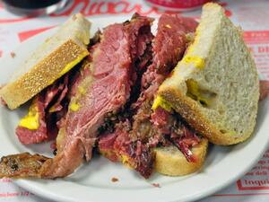 الأطعمة المدخنة غنية عادة بالبروتين

