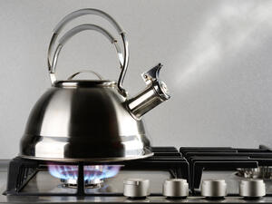 غلي الماء أكثر من مرة أمر خطير وضار بصحة الإنسان