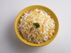 يتميز الأرز البسمتي نموذجية، بالرائحة الفريدة من نوعها