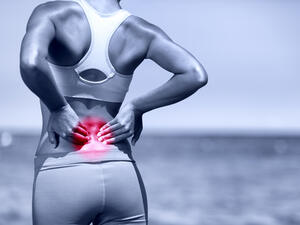 ينتج ديسك الظهر عن سلوكيات خاطئة يمارسها الإنسان كالجلوس الخاطئ 