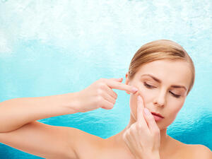 إبتعدي عن اعتماد منظّفات الوجه القويّة
 إبتعدي عن اعتماد منظّفات الوجه القويّة