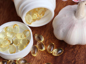 تعتبر كبسولات الثوم مفيد جداً لتغذية بصيلات وجذور الشعر