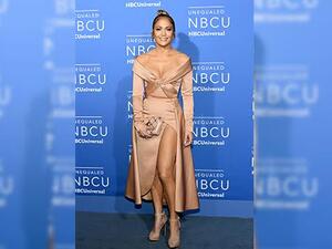 أحدث إطلالة لجينيفر لوبيز

