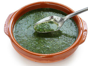 تعتبر الملوخية أحد الأغذية التي تفضل الكثير من الأمهات طهيها