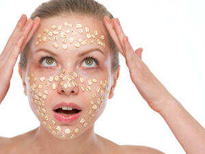 الشوفان ينظّف البشرة بعمق