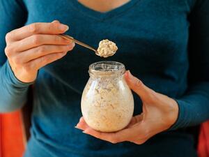 الشوفان من الأطعمة التي ينصح بها الخبراء حتى تتخلص من الأرق

