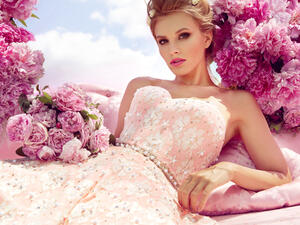 مجوهرات ناعمة  لشهر أكتوبر الوردي