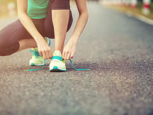 قوة القدم بضربها الأرض وحركة الساق عوامل تساعد في تراخي الرباط وفكه