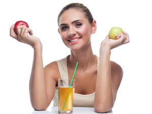 يعتبر التفاح ذو قيمة عالية، فهو يحتوي على نسبة كبيرة من الفيتامينات
