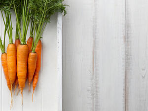 تحتوى أوراق الجزر على ستة مرات أكثر لفيتامين C من جذورها
