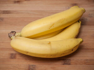 يحرق الموز الدهون المتراكمة في الجسم عن طريق تحسين عملية التمثيل الغذائي
