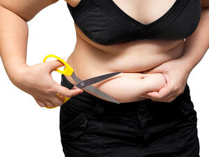 الكرش الكابوس المخيف الذي يلاحق الكثيرين ويقلق راحتهم ويشوه جمال إطلالتهم
