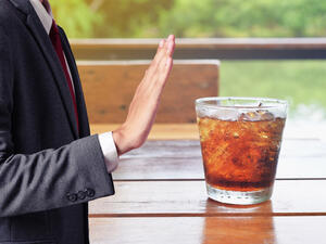 المشروبات الغازية المحلاة بالسكر تضر بالصحة العقلية للإنسان

