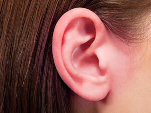 التعرض للبرد أو لدرجات الحرارة العالية تسبب لأذنيك الاحمرار

