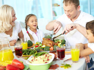 تجنب أكل اللحوم مقلية أو مطهوة في فرن الذبذبات  تجنب أكل اللحوم مقلية أو مطهوة في فرن الذبذبات