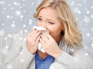 من أعراض الرشح نقص المناعة لدى الشخص

