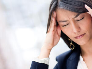 إذا تعرضت لصداع مفاجىء، يمكنك الإستعانة ببعض العلاجات الطبيعية