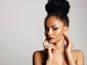 استخدمي المرطب المناسب لبشرتك دائماً للحفاظ عليها من التقشف