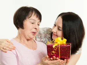 اختاري هدية سعرها مناسباً لما ادخرته أنت وإخوتك