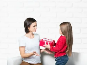 يحتفل العالم العربي بعيد الأم والذي وجد ليذكرنا بشكر هذه الإنسانة العظيمة