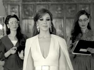 نانسي عجرم من فيديو كليب "حاسه بيك"