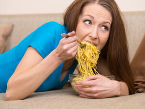 تناول الباستا بشكلٍ مفرط يؤدّي إلى زيادة في حجم الخصر والبطن

