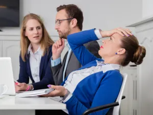 للتعامل مع الشخصية المستفزة يجب امتلاك عنصر الثقة بالنفس

