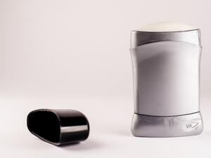 يعمل الملح على إزالة المعدن من الجسم