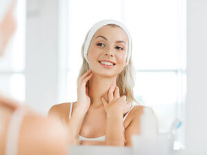 مع دخول شهر رمضان يطرأ على البشرة بعض التغيرات 