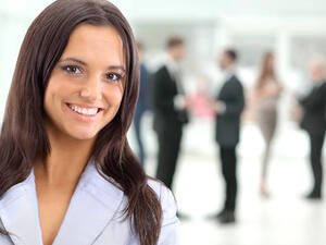 الابتسامة تساعد في إنتاج كريات الدم البيضاء في الجسم

