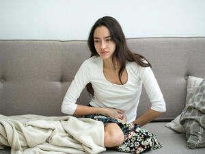 إذا كانت لديك مخاوف حول دورتك الشهرية الأولى يجب أن تتكلّمي مع الطبيب