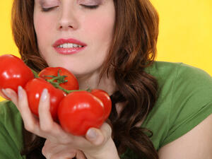 الطماطم تحتوي على حمض البكتين والتانيك