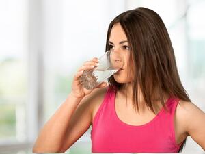 شرب كوبين من الماء قبل كل وجبه يخفف الوزن