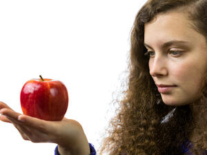 التفاح مصدر رئيسي لمضادات الأكسدة التي تقلل من الإصابة بأمراض الشيخوخة