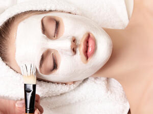 تساعدك خلطة الثوم والزبادي على التخلّص من حب الشباب تساعدك خلطة الثوم والزبادي على التخلّص من حب الشباب