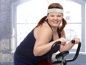 اتجهي إلى البنطلون الجينز ذو الخصر العالي اتجهي إلى البنطلون الجينز ذو الخصر العالي