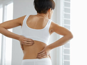 الكعب العالي يجبرك أن تقوسي ظهرك ويضغط على المفاصل

