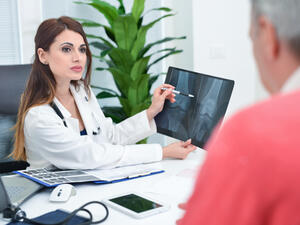 إذا كنت تعاني من ألم في المكان نفسه فترة، عليك استشارة الطبيب فورًا