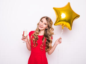 اختاري بعض الأقمشة التي تبرز جمالك أكثر من غيرها

