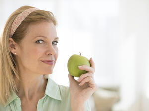 للحصول على كبد صحي احرص على تناول تفاحة يومياً

