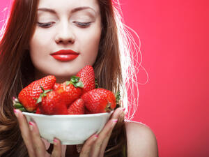 الفراولة تزيد من الخصوبة عند المرأة

