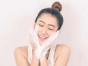 يجب على المرأة عدم إهمال بشرتها