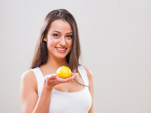 يلعب الليمون دورًا رئيسًا في إزالة الروائح الكريهة من الجسم

