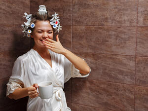 تعدّ القهوة منبّهاً فعّالاً؛ وذلك لاحتوائها على مادّة الكافيين