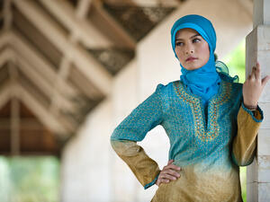 طرق تعطير الطرح والإيشاربات لفترات طويلة
 طرق تعطير الطرح والإيشاربات لفترات طويلة