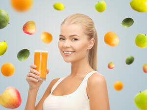 فيتامين سي يساعد في إنتاج هرمون الإستروجين الذي يعمل على بناء بطانة الرحم