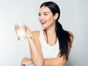 عندما يقل معدل شرب الماء لديك تظهر رائحة الأمونيا القوية في البول

