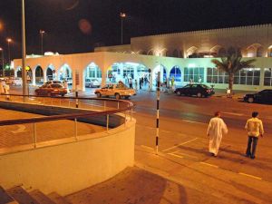 منظر خارجي لمطار مسقط