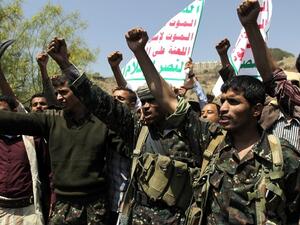 Yemeni supporters of the Houthi fighters attend a demonstration in the second largest city of Taiz (AFP/File)